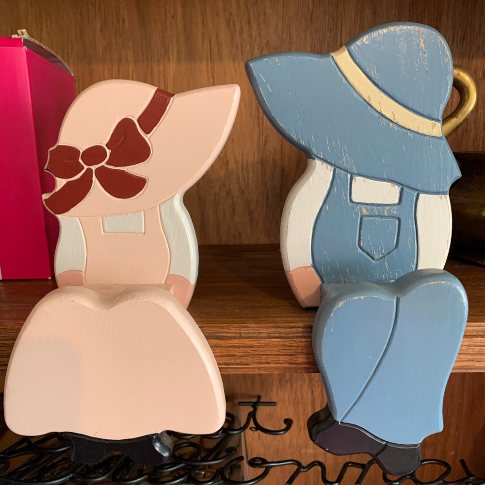 Vintage Handmade Farmhouse Wooden Amish Boy & Girl Shelf Sitters Blue & Pink